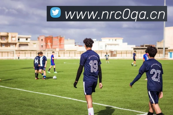 杨超越世界杯抽签口误引热议，体育跨界话题再掀波澜